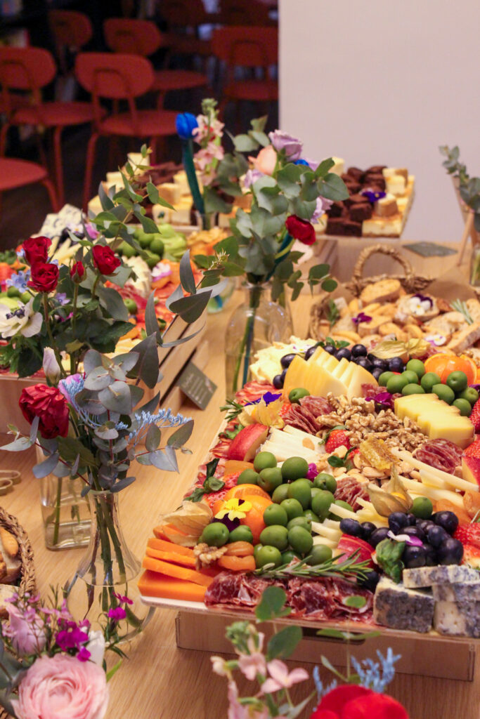 Large Grazing Board, Grazing Barcelona, The Board Barcelona, Catering Barcelona, Gifts Barcelona, Cheese board Barcelona, Charcuterie board Barcelona, Private Parties Barcelona, Gathering Barcelona